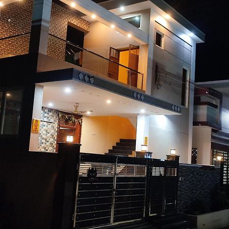 Jo'S Homestay Tiruvannamalai Bagian luar foto