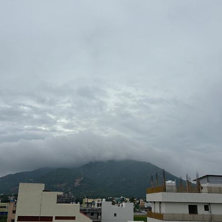 Jo'S Homestay Tiruvannamalai Bagian luar foto