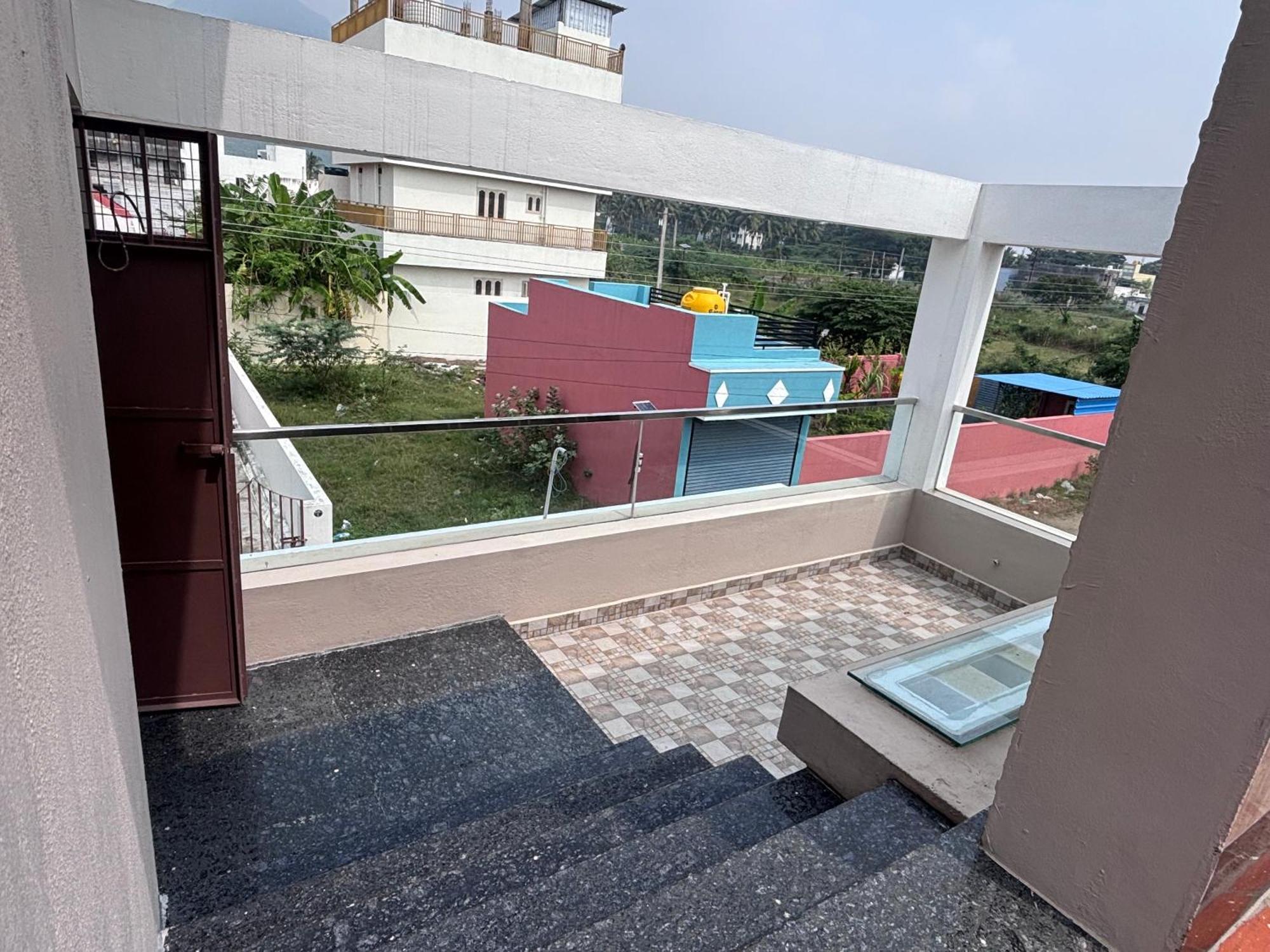 Jo'S Homestay Tiruvannamalai Bagian luar foto