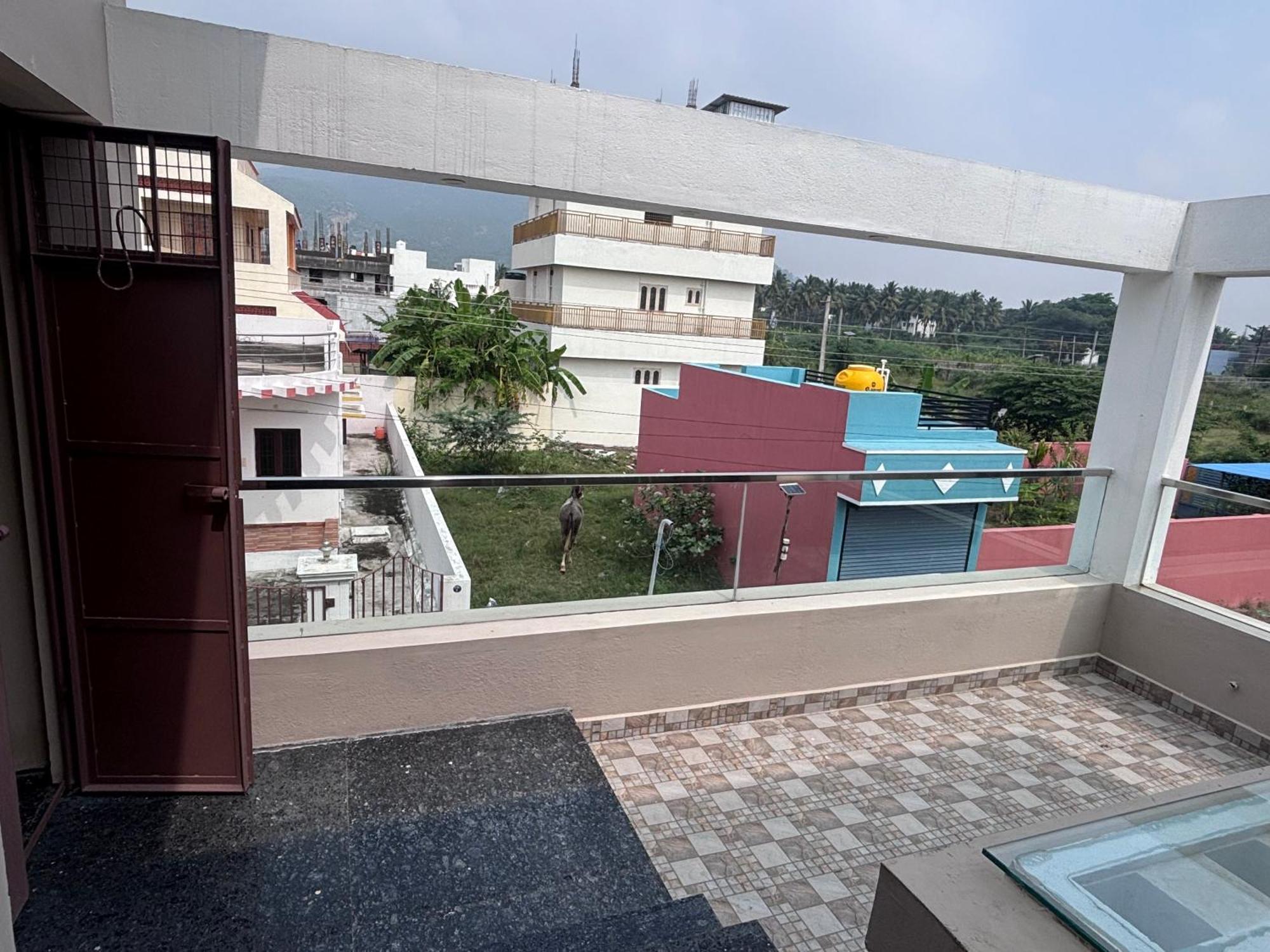 Jo'S Homestay Tiruvannamalai Bagian luar foto