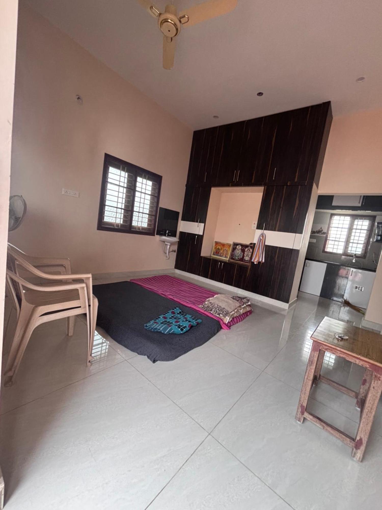 Jo'S Homestay Tiruvannamalai Bagian luar foto